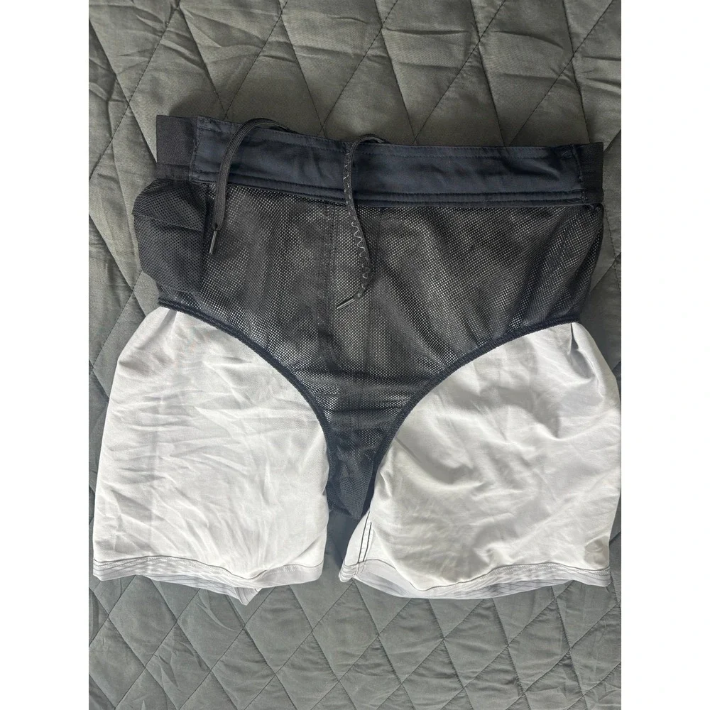Under Armour Swim Trunks Mens M Black Striped Drawstring Stretch Logo Beach